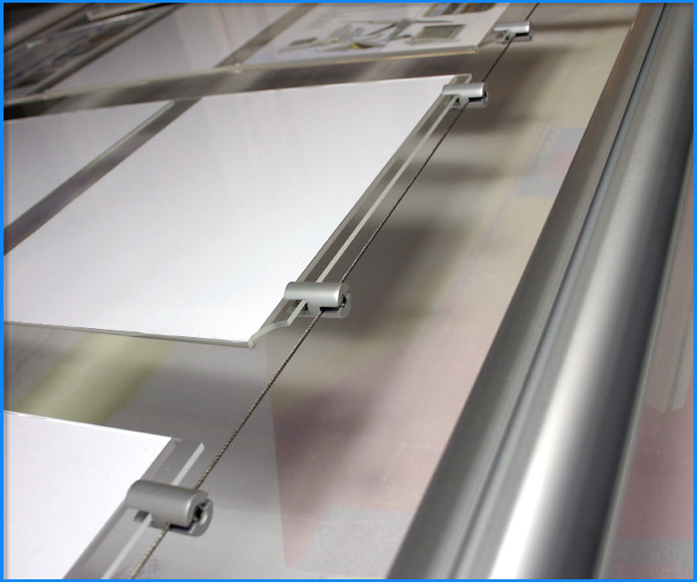 Infoständer Präsentationsständer Seilsystem Doppelglas Schilder Exposéständer