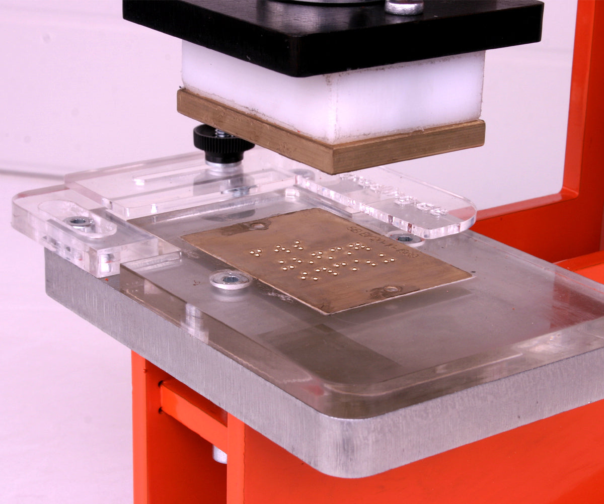 HP-7 Kniehebelpresse Prägepresse zum Prägen von Braille Blindenschrift