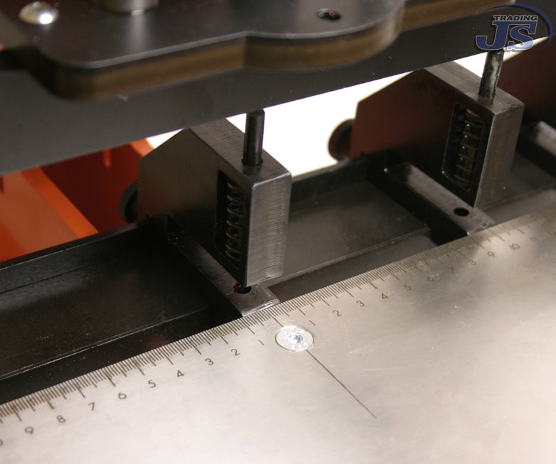 Kniehebelpresse mit einstellbarer Reihenstanze Hochleistungs-Kraftlocher