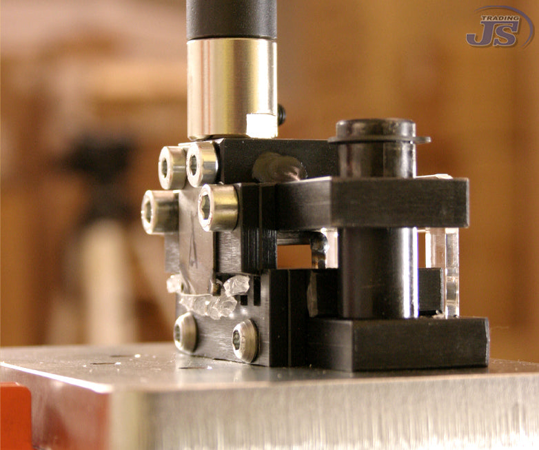 Kniehebelpresse HP-7 Kunststoff-Schredder Zerkleinerer mit verstärktem Hebel