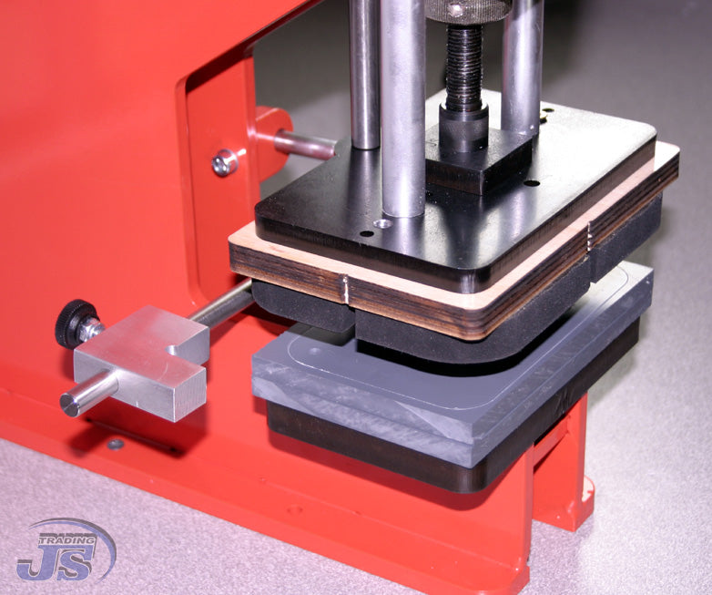 Kniehebelpresse HP-7 als Stanzpresse zum Stanzen, Formstanze mit Anschlag