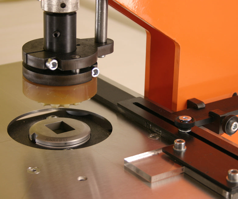 Kniehebelpresse HP-7-25Kn Stanz- Handpresse Blech Lochstanze Schnellwechselaufnahme