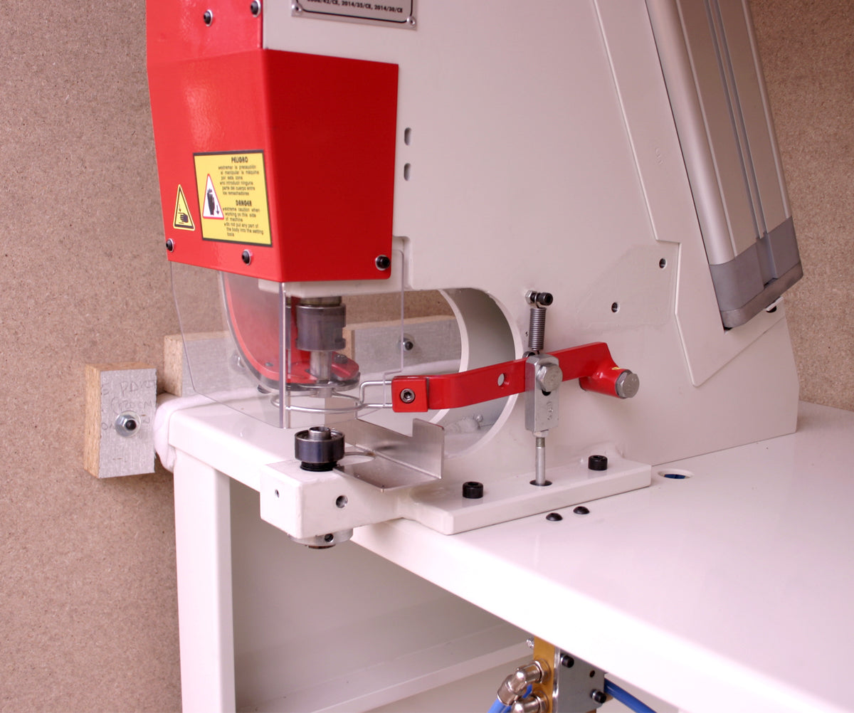 Halb-Automatische pneumatische Luftdruck Ösenmaschine Presse mit Fußpedal
